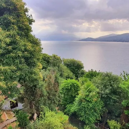 Apartment Bella Vista Maggiore Einzigartiger Blick 365 Tagen *