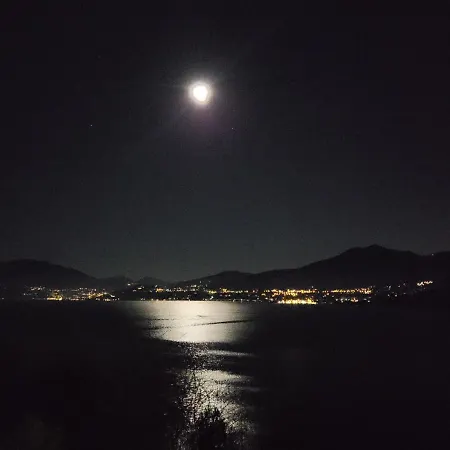 Apartment Bella Vista Maggiore Einzigartiger Blick 365 Tagen *